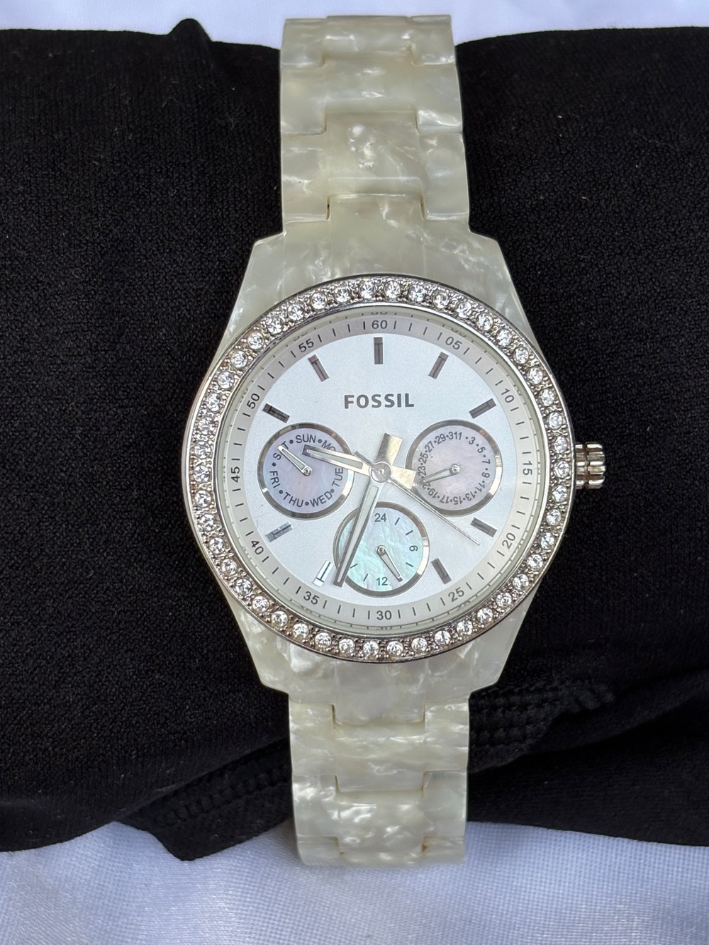 Fossil Pearl-Effect White Crystal Bezel Women's Watch